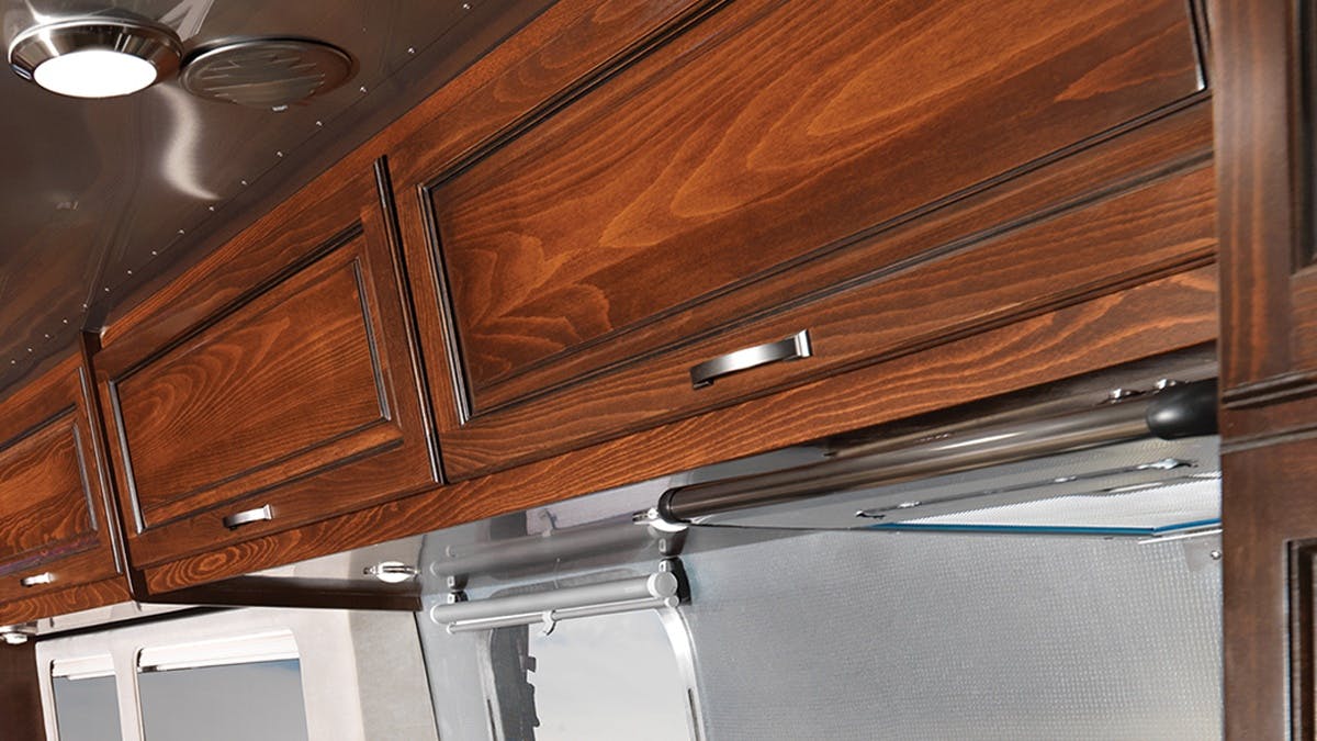 Classic-Sub-Features-SimpleContent-1.3-Cabinets